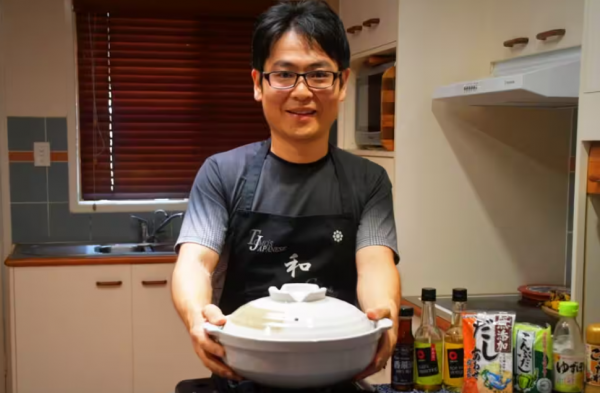 Dapur dengan peralatan masak dari tanah liat